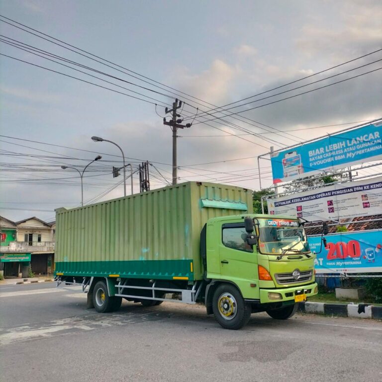 Jasa Sewa Mobil Truk Box